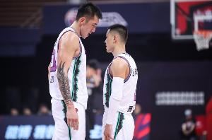 媒体人:山东男篮训练量不小 高诗岩&陈林坚等4人将离队备战全运