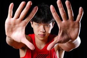  媒体人：杨瀚森防挡拆的选择还是会比较纠结 容易导致犯规 ​​​