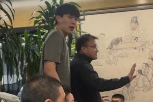 队记:你可以说杨瀚森三分8投0中 但他职业道德没问题