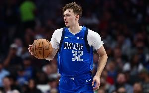  记者：弗拉格控运投射短板被放大 独行侠既夹不下CC又顶不住杜伦