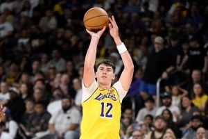  13中10砍下25分8板3助4断！东契奇：拉拉维亚对我们会非常重要