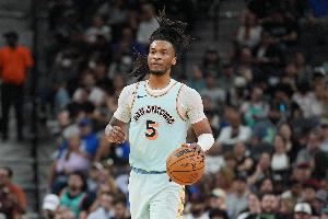  能攻善传！卡斯尔18中8拿到19分5板11助3断仅1失误 正负值+15最高