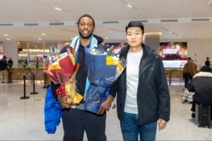  欢迎泰隆·华莱士！新疆伊力特男篮外援集结完毕