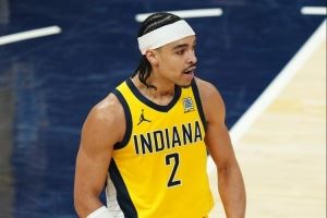  外线不准！内姆哈德上半场11中5得16分1板2助 三分5中1