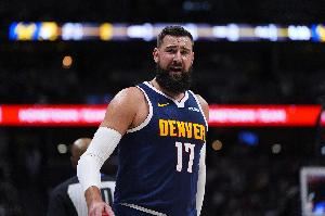  瓦兰：掘金这个团队很棒 氛围很好 每个人都理解每场比赛的重要性