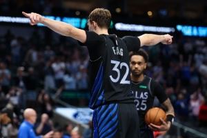  解说：独行侠背靠背本来就不指望赢 状元对决弗拉格和华子都拉了