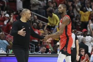  强强对话！ESPN预测明天胜率：火箭48.8% 骑士51.2%