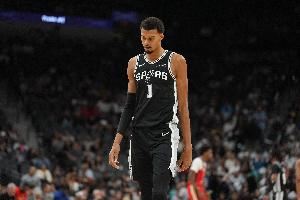  帕金斯：历史上特别高的人生涯都很短 每次文班受伤我都有种担忧